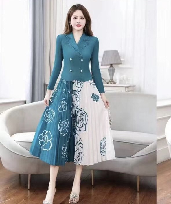 ĐẦM DẬP LY CỔ VEST 4 NÚT D190